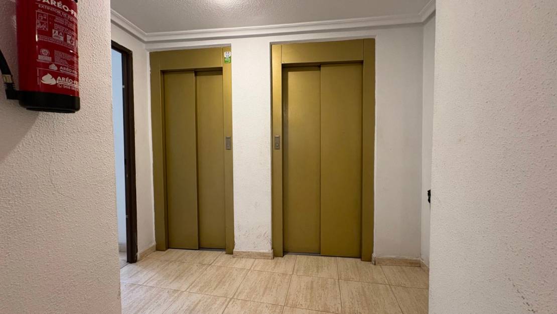 Venta - Apartment - Torrevieja - Torrevieja Centro