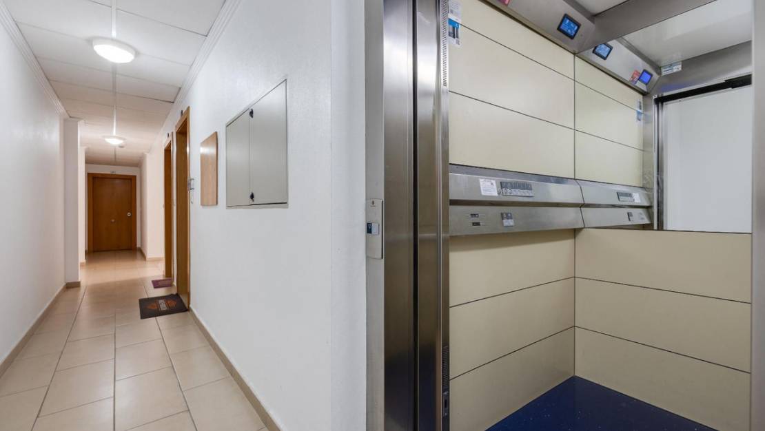 Venta - Apartment - Torrevieja - Torrevieja Centro