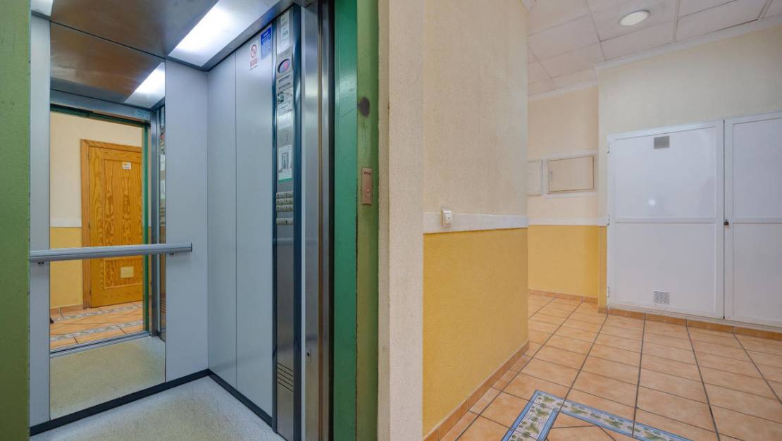 Venta - Apartment - Torrevieja - Torrevieja Centro