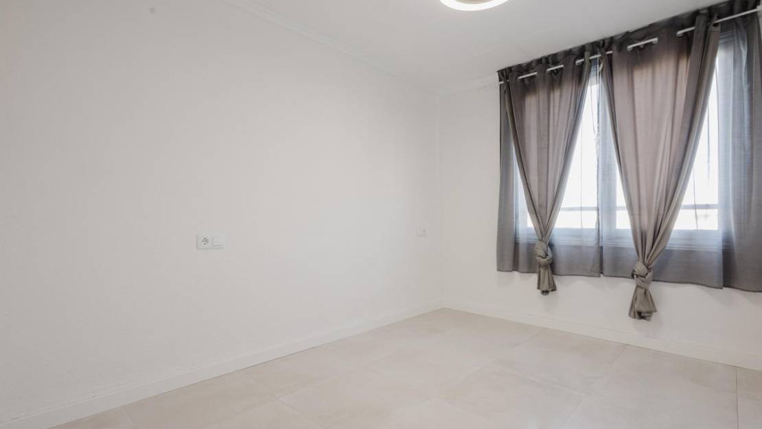 Venta - Apartment - Torrevieja - Torrevieja Centro