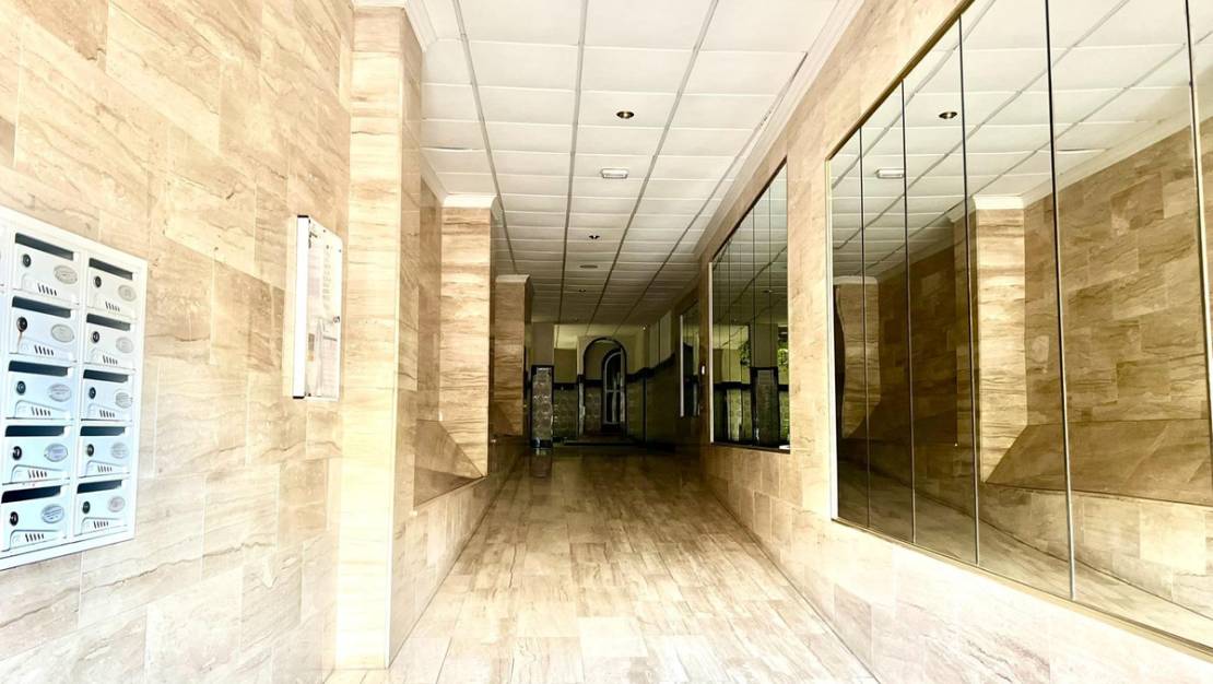 Venta - Apartment - Torrevieja - Torrevieja Centro