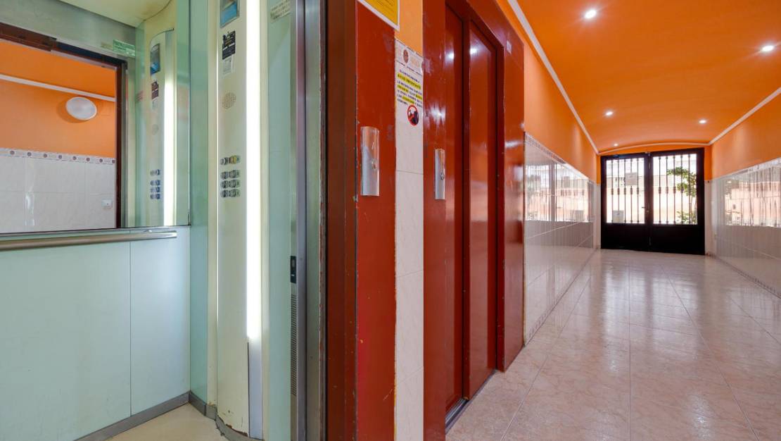 Venta - Apartment - Torrevieja - Torrevieja Centro