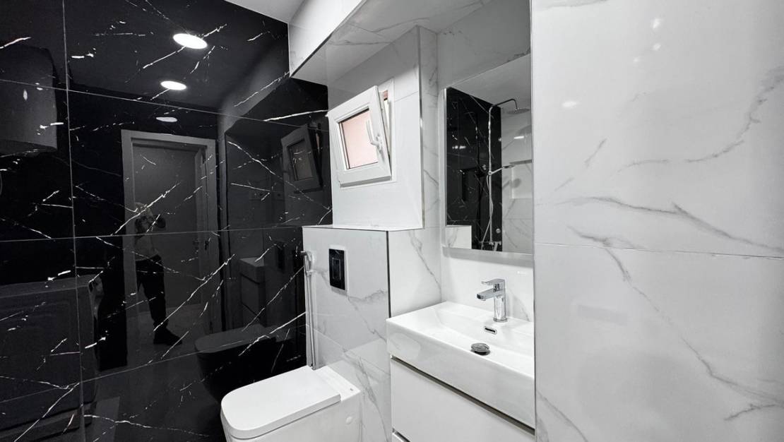 Venta - Apartment - Torrevieja - Torrevieja Centro