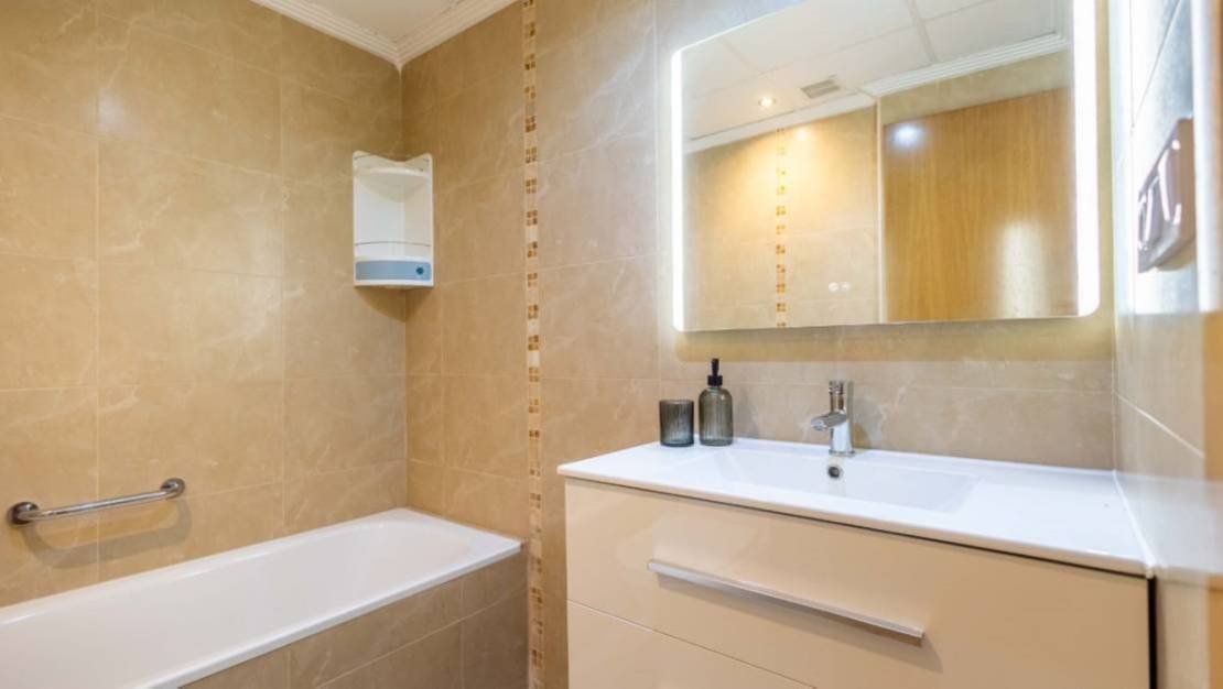 Venta - Apartment - Torrevieja - Torrevieja Centro