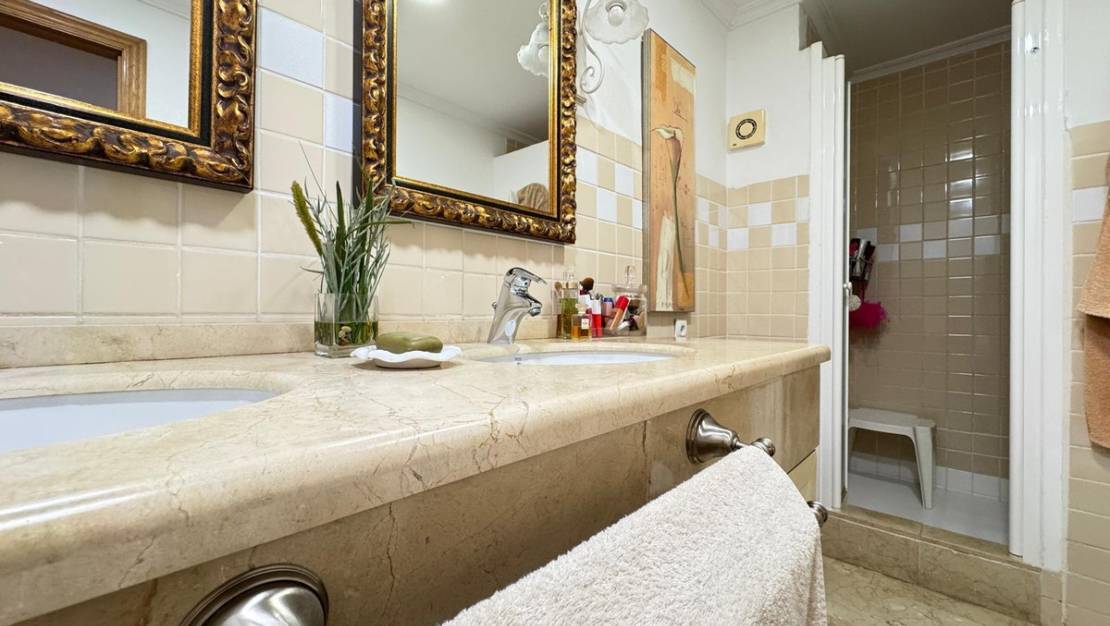 Venta - Apartment - Torrevieja - Torrevieja Centro