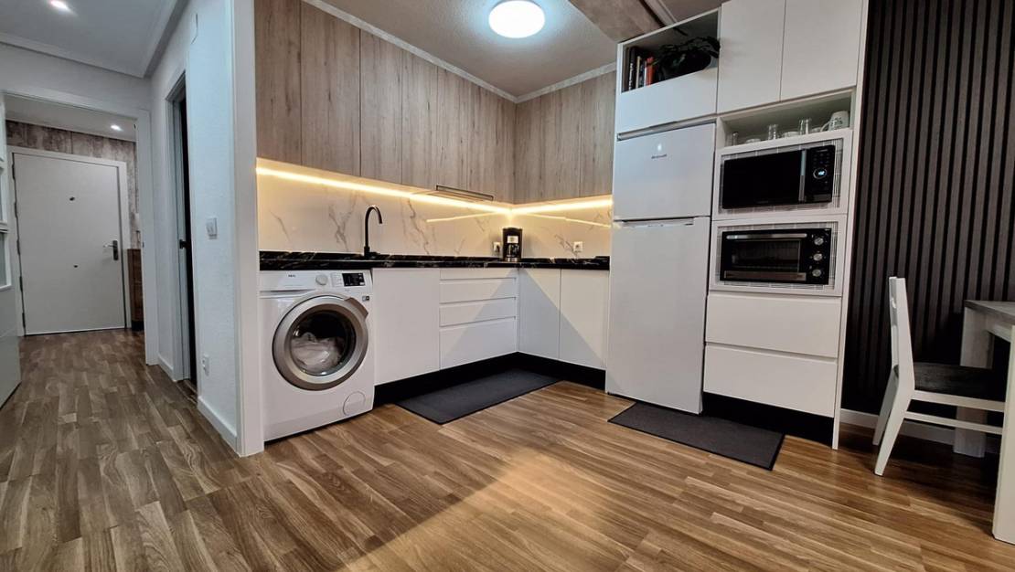 Venta - Apartment - Torrevieja - Torrevieja Centro