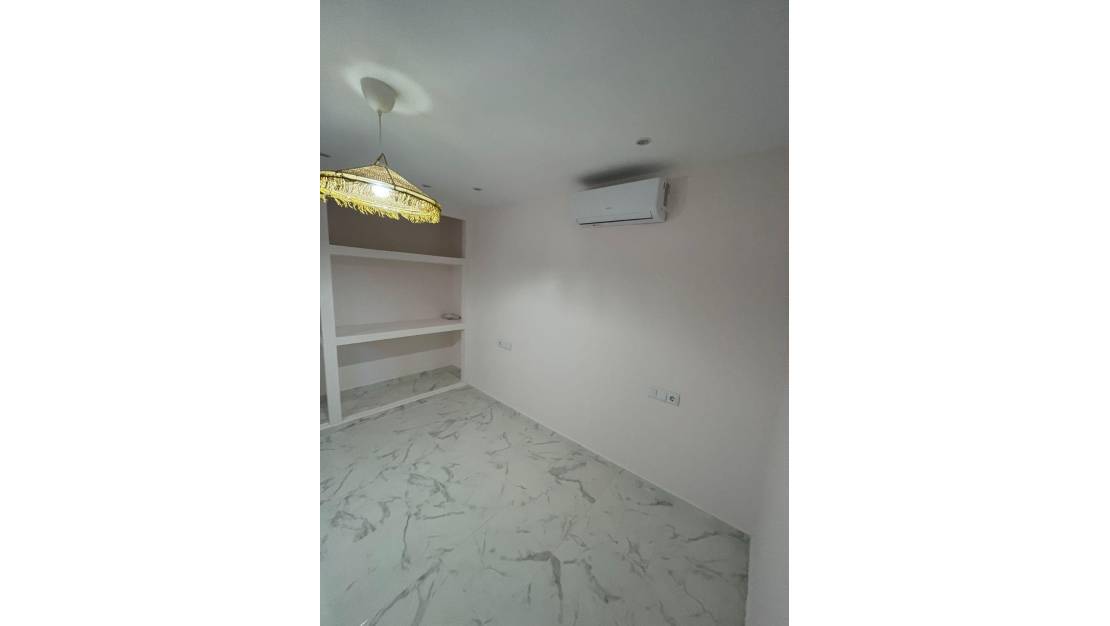 Venta - Apartment - Torrevieja - Torrevieja Centro