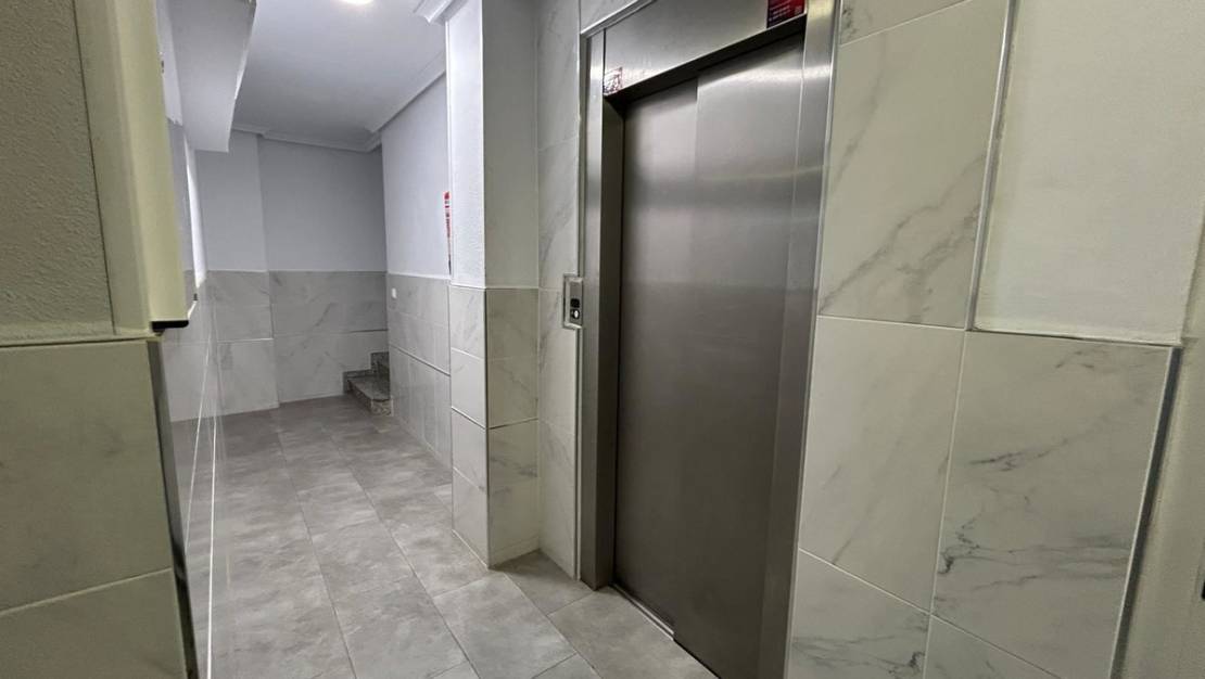 Venta - Apartment - Torrevieja - Torrevieja Centro