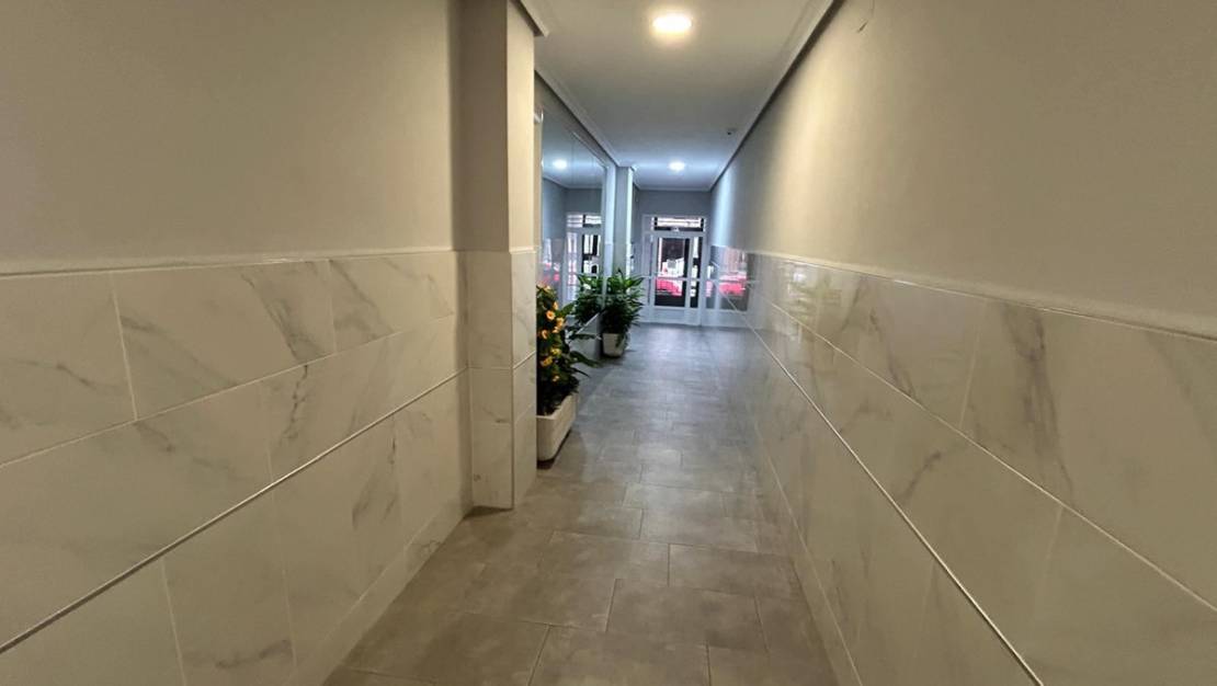 Venta - Apartment - Torrevieja - Torrevieja Centro
