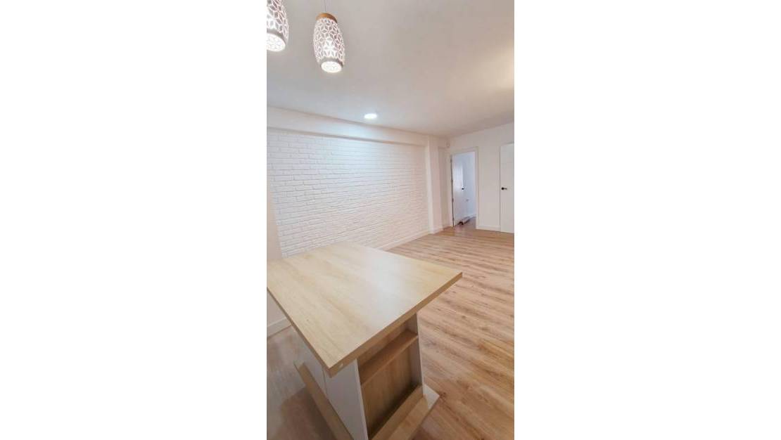 Venta - Apartment - Torrevieja - Torrevieja Centro
