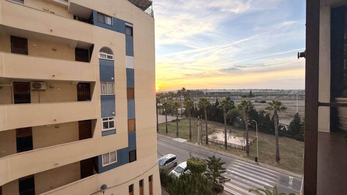 Venta - Apartment - Torrevieja - Torrevieja Centro