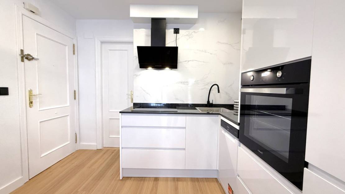 Venta - Apartment - Torrevieja - Torrevieja Centro