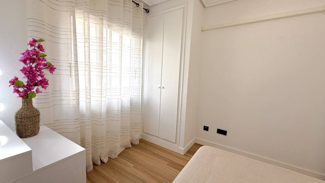 Venta - Apartment - Torrevieja - Torrevieja Centro