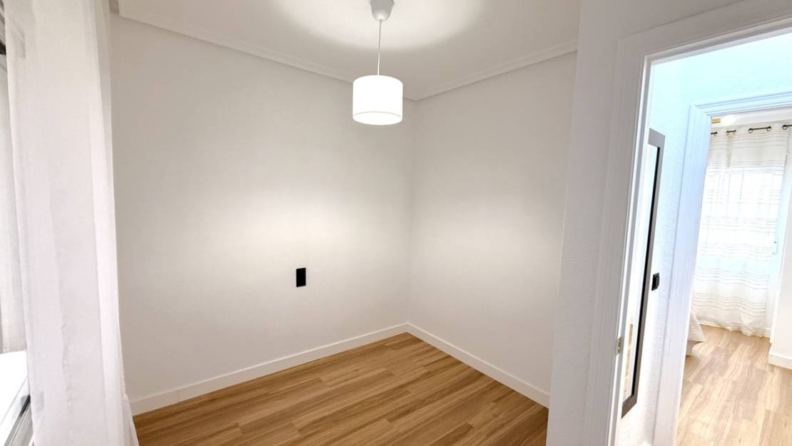 Venta - Apartment - Torrevieja - Torrevieja Centro
