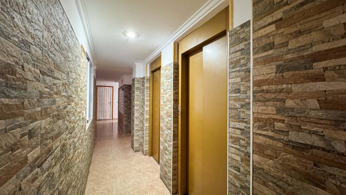 Venta - Apartment - Torrevieja - Torrevieja Centro