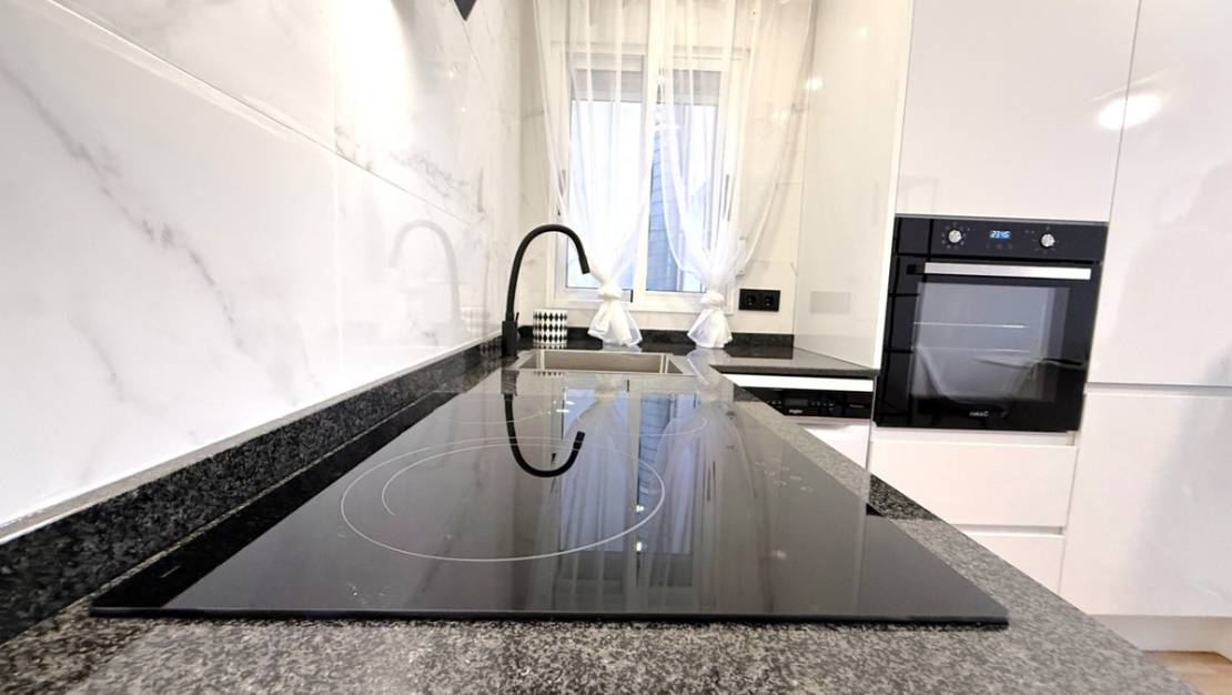 Venta - Apartment - Torrevieja - Torrevieja Centro
