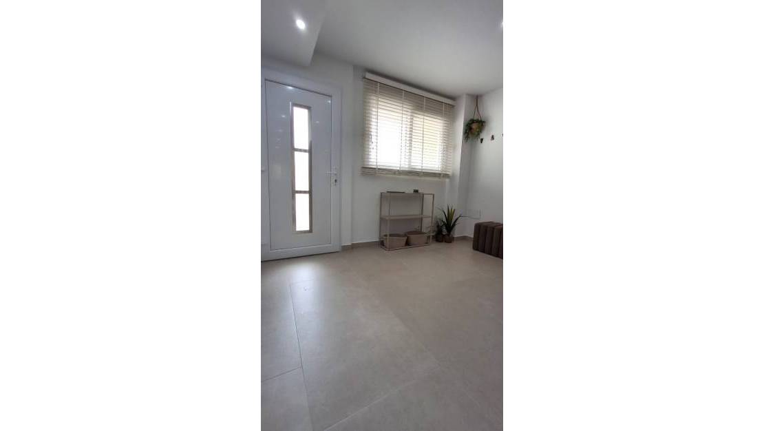 Venta - Apartment - Torrevieja - Torrevieja Centro