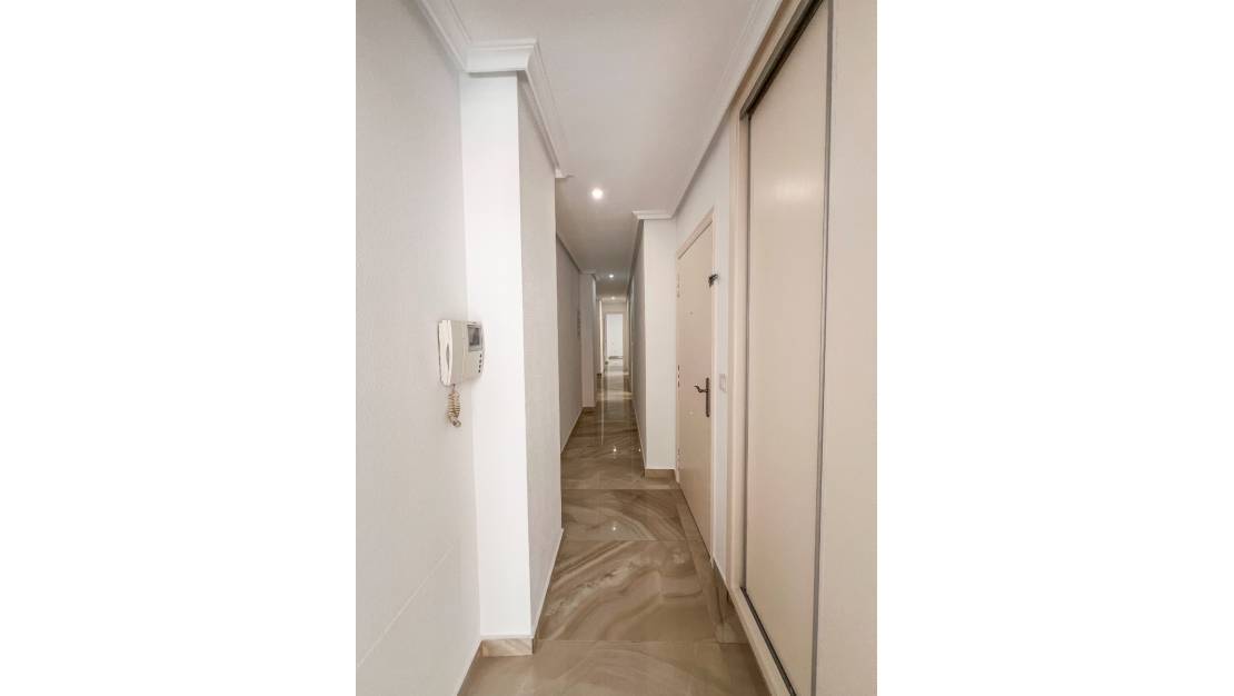 Venta - Apartment - Torrevieja - Torrevieja Centro