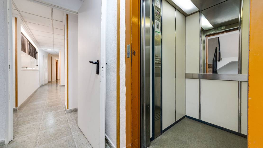 Venta - Apartment - Torrevieja - Torrevieja Centro