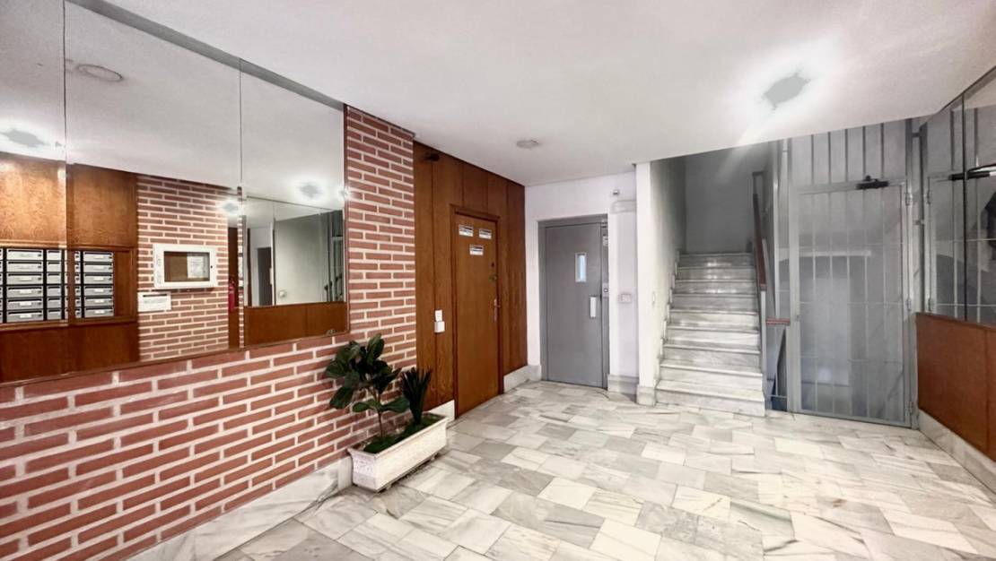 Venta - Apartment - Torrevieja - Torrevieja Centro