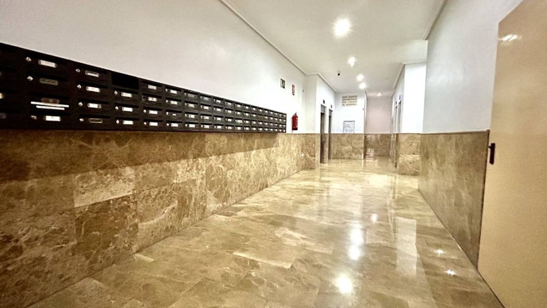 Venta - Apartment - Torrevieja - Torrevieja Centro