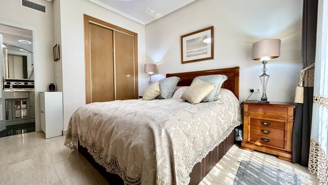 Venta - Apartment - Torrevieja - Torrevieja Centro
