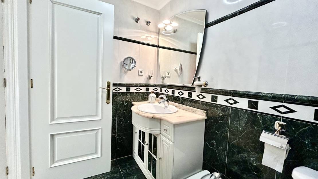 Venta - Apartment - Torrevieja - Torrevieja Centro