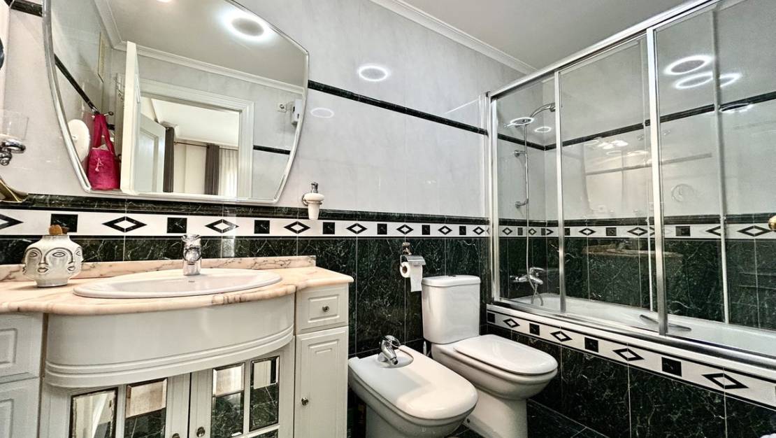 Venta - Apartment - Torrevieja - Torrevieja Centro