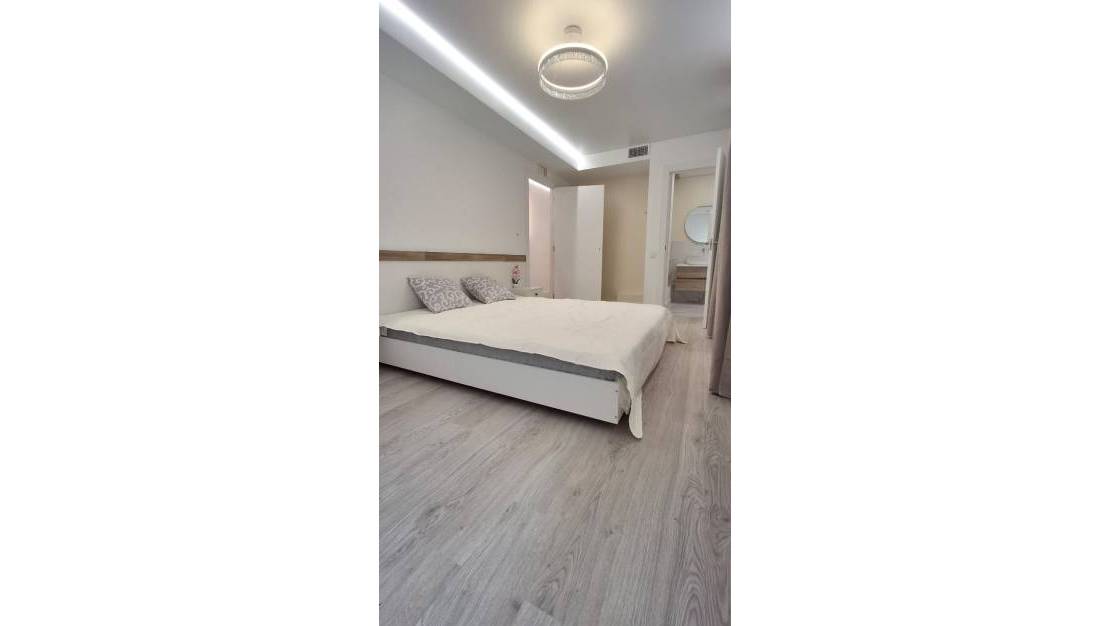 Venta - Apartment - Torrevieja - Torrevieja Centro