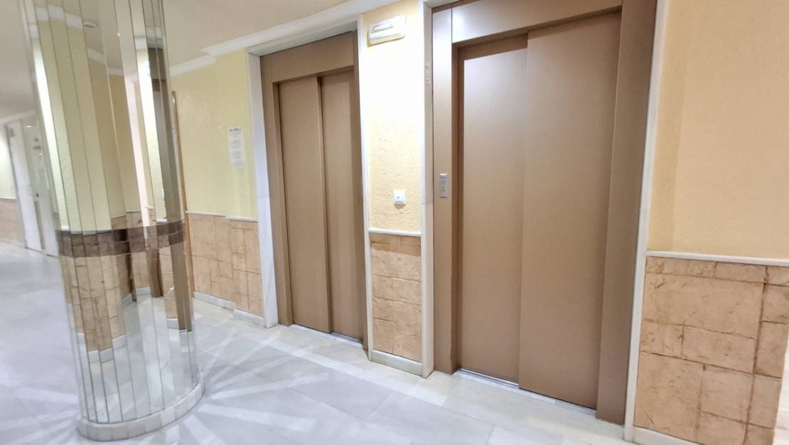 Venta - Apartment - Torrevieja - Torrevieja Centro
