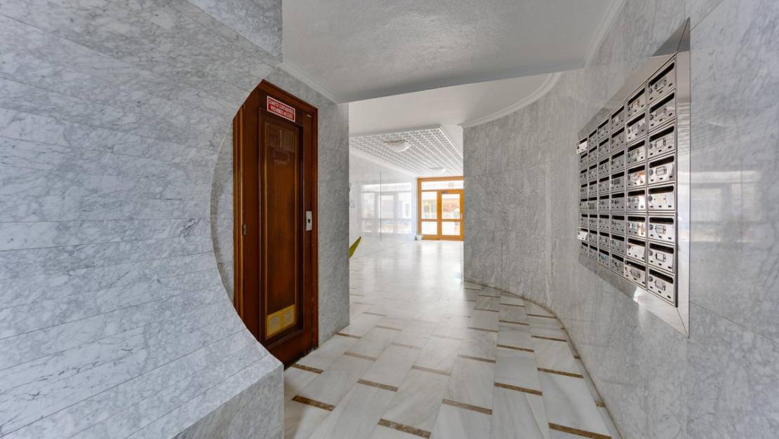Venta - Apartment - Torrevieja - Torrevieja Centro