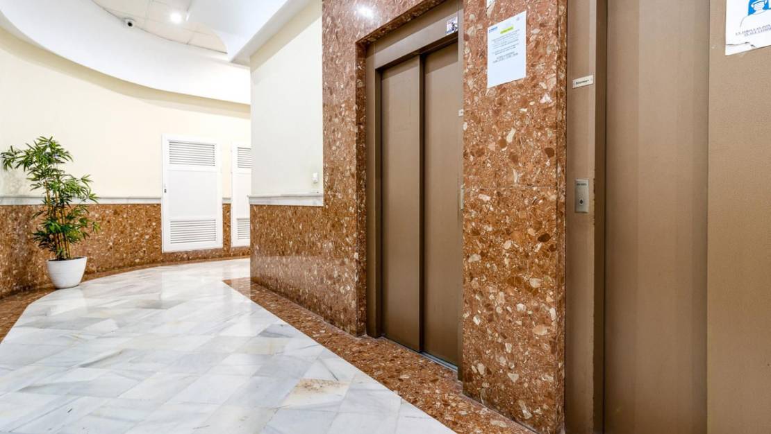 Venta - Apartment - Torrevieja - Torrevieja Centro