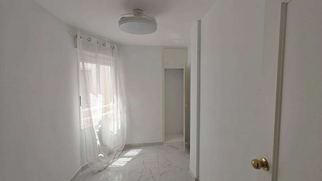 Venta - Apartment - Torrevieja - Torrevieja Centro
