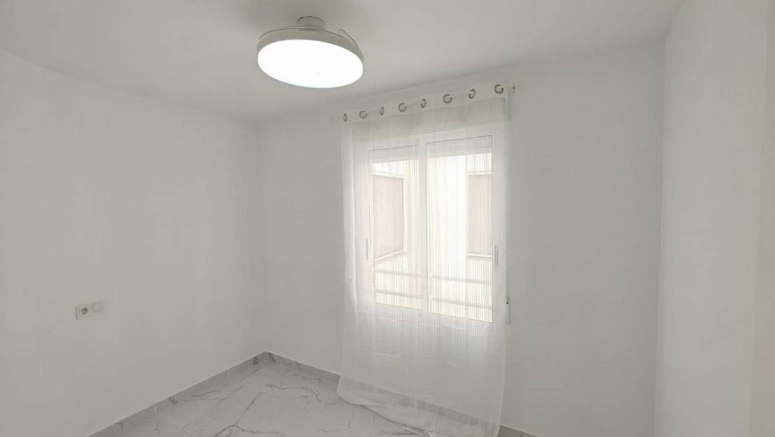Venta - Apartment - Torrevieja - Torrevieja Centro
