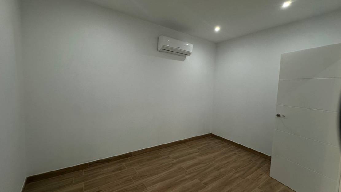 Venta - Apartment - Torrevieja - Torrevieja Centro