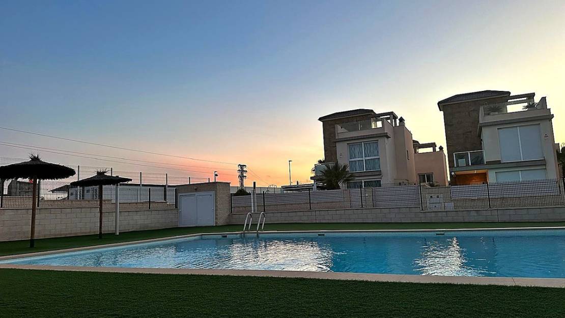 Venta - Apartment - Torrevieja - Torrevieja Centro