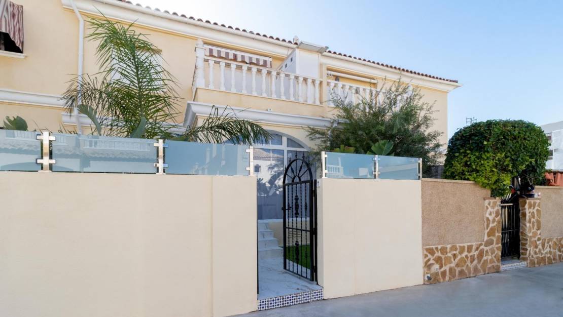 Venta - Bungalow - Torrevieja - Aguas Nuevas