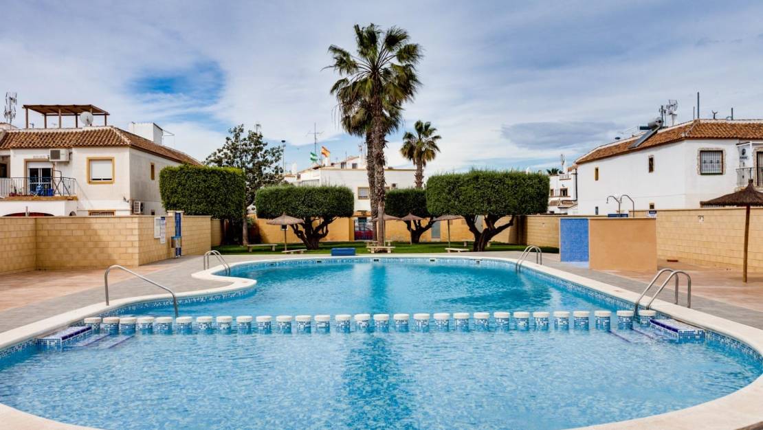 Venta - Bungalow - Torrevieja - Doña ines