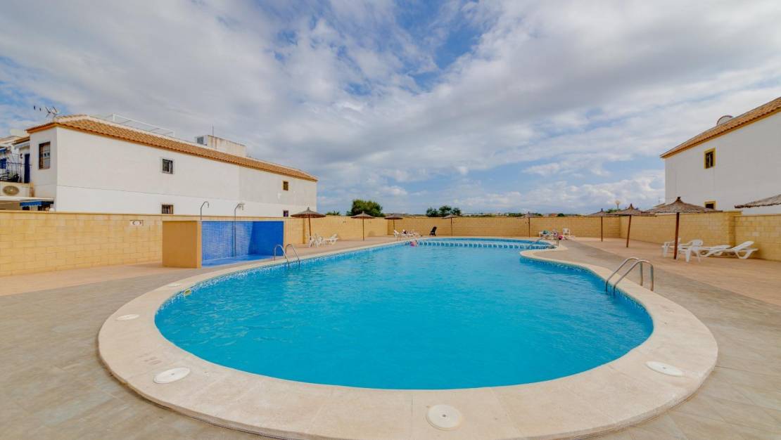 Venta - Bungalow - Torrevieja - Doña ines