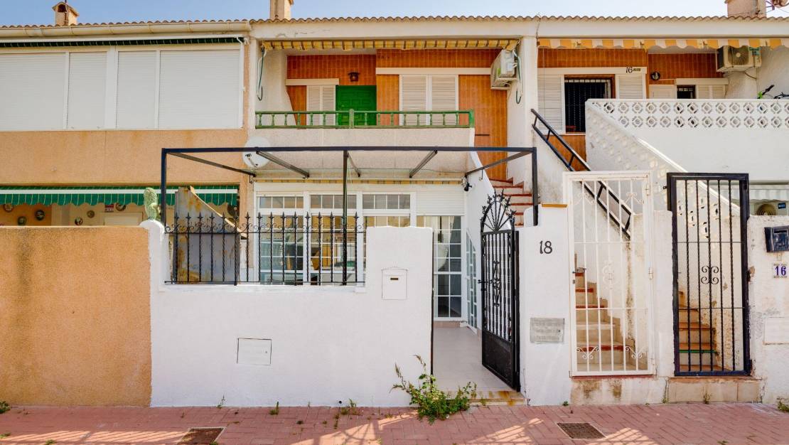 Venta - Bungalow - Torrevieja - Playa de los Naufragos