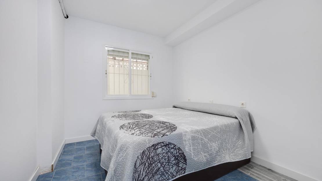 Venta - Bungalow - Torrevieja - Playa de los Naufragos