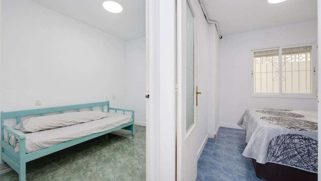 Venta - Bungalow - Torrevieja - Playa de los Naufragos