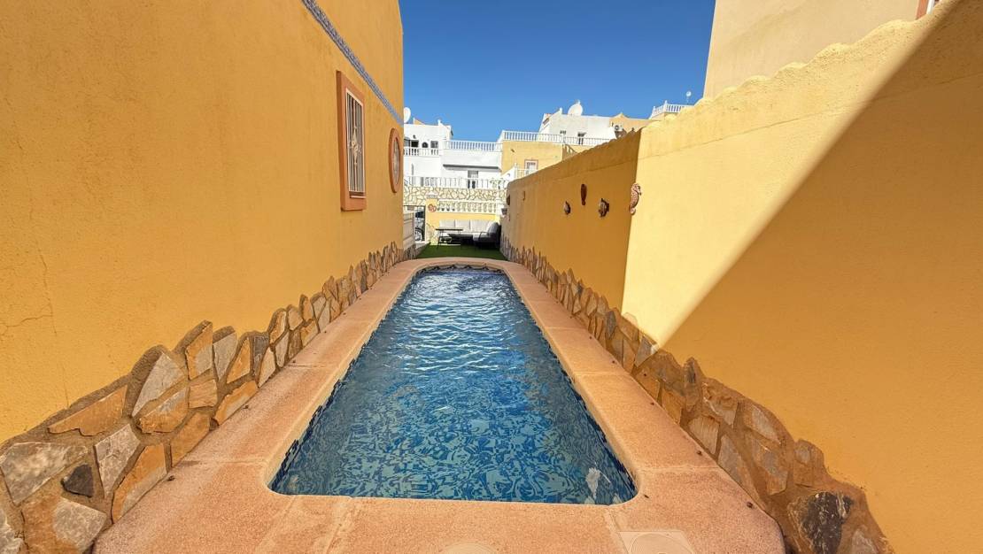 Venta - Casa Tipo Dúplex - San Miguel de Salinas - BLUE LAGOON