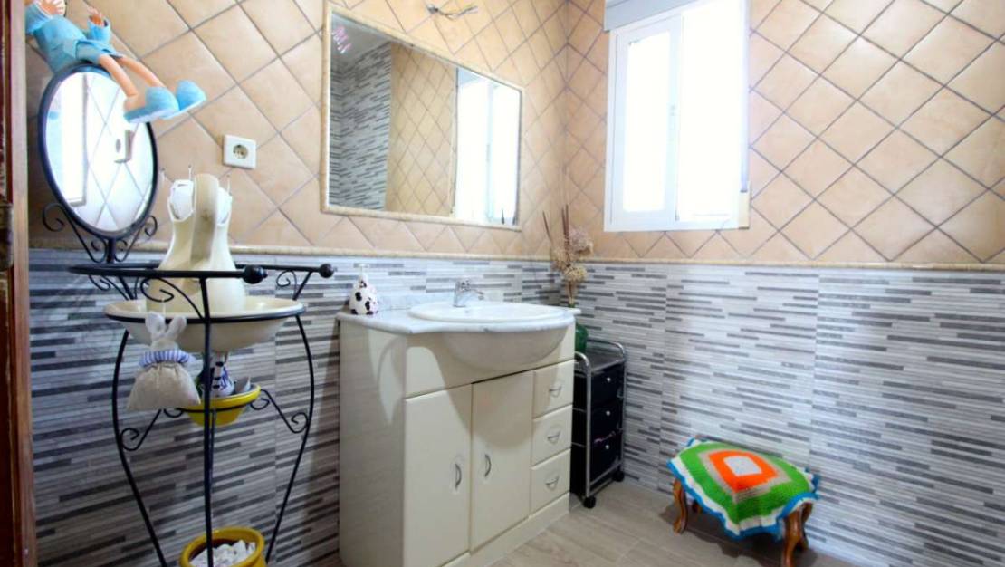 Venta - Chalet - Albudeite