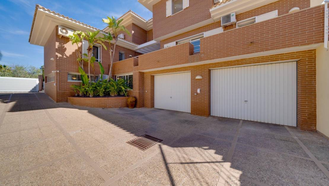 Venta - Chalet - Benidorm - Benidorm Centro