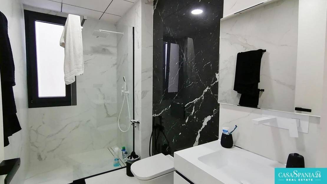 Venta - Chalet - Benidorm - Benidorm Centro