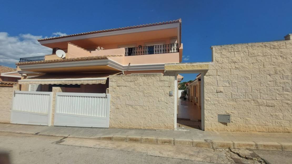 Venta - Chalet - Benidorm - Benidorm Centro