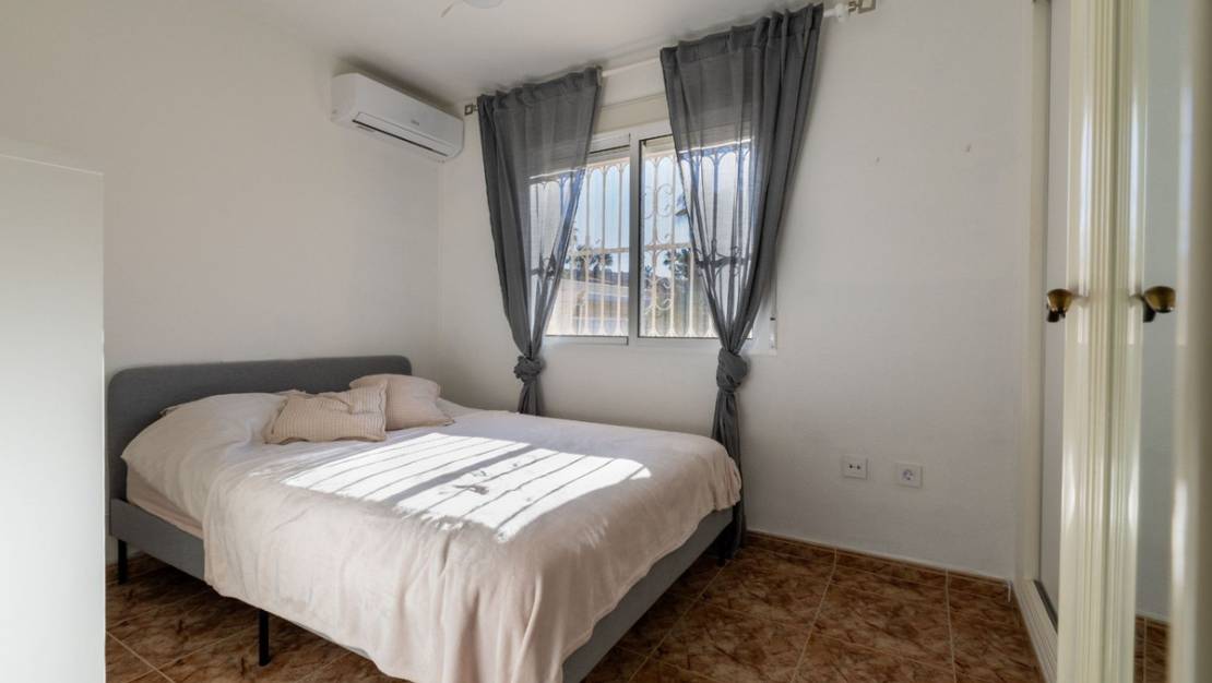 Venta - Chalet - Benijofar