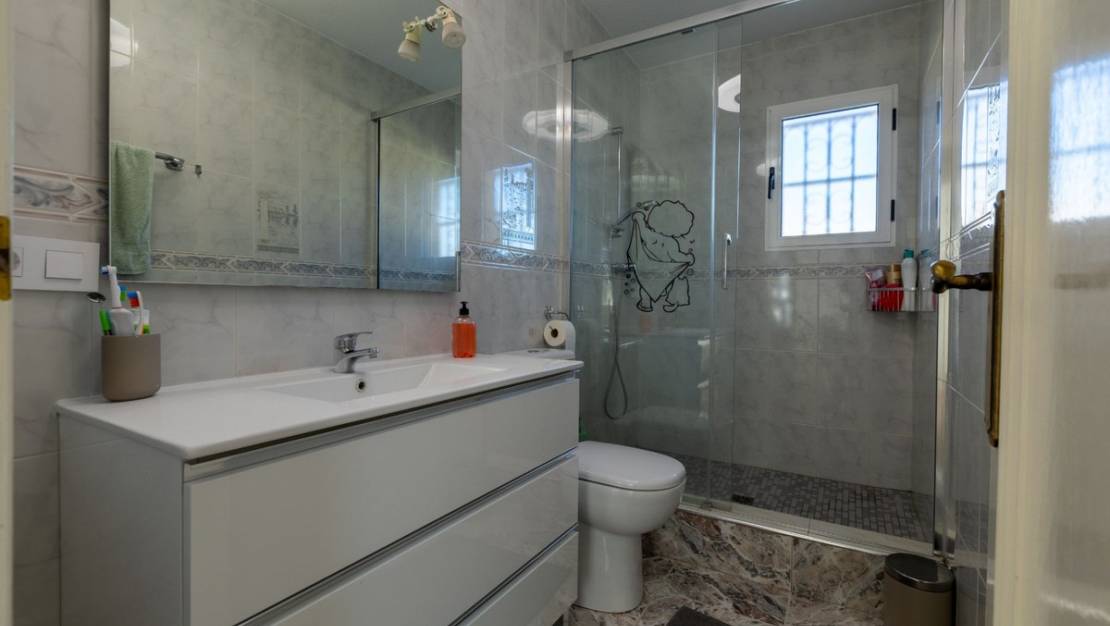 Venta - Chalet - Benijofar