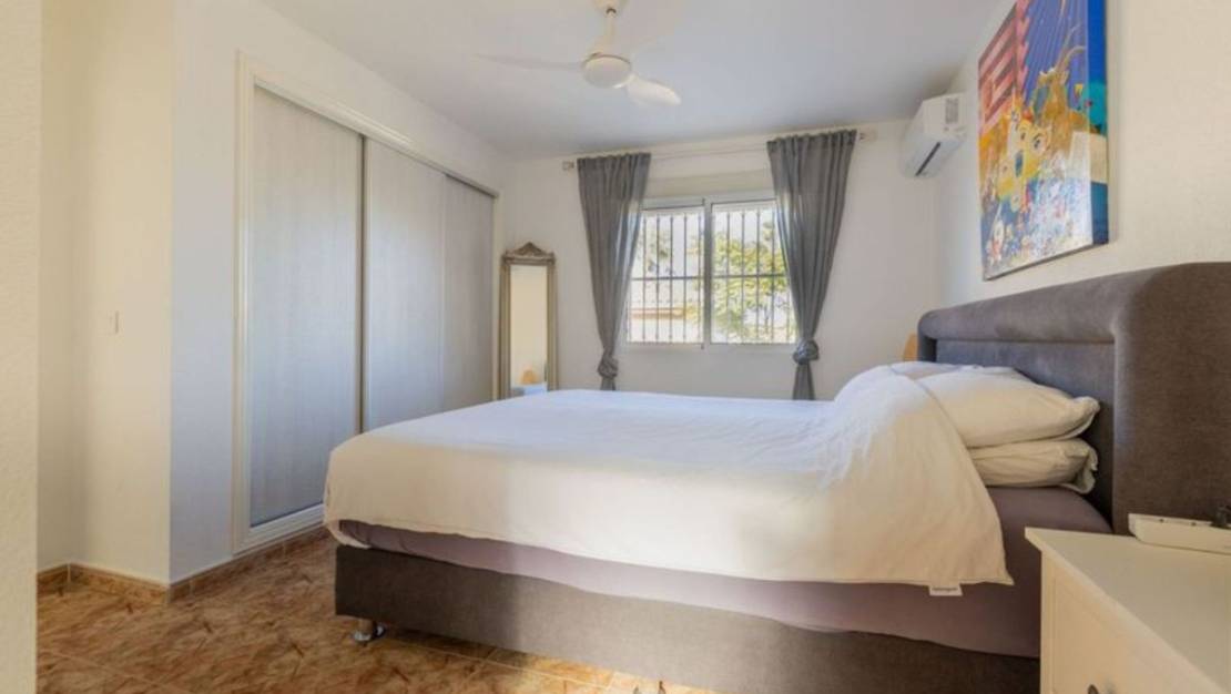 Venta - Chalet - Benijofar